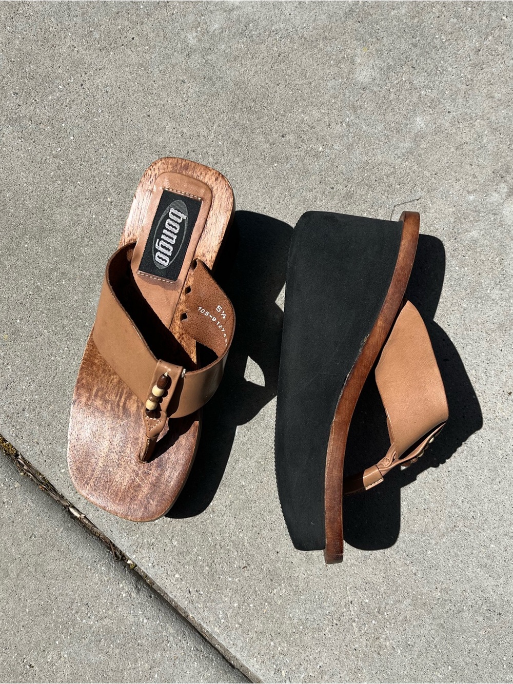Vintage Bongo wooden wedge flip flops.